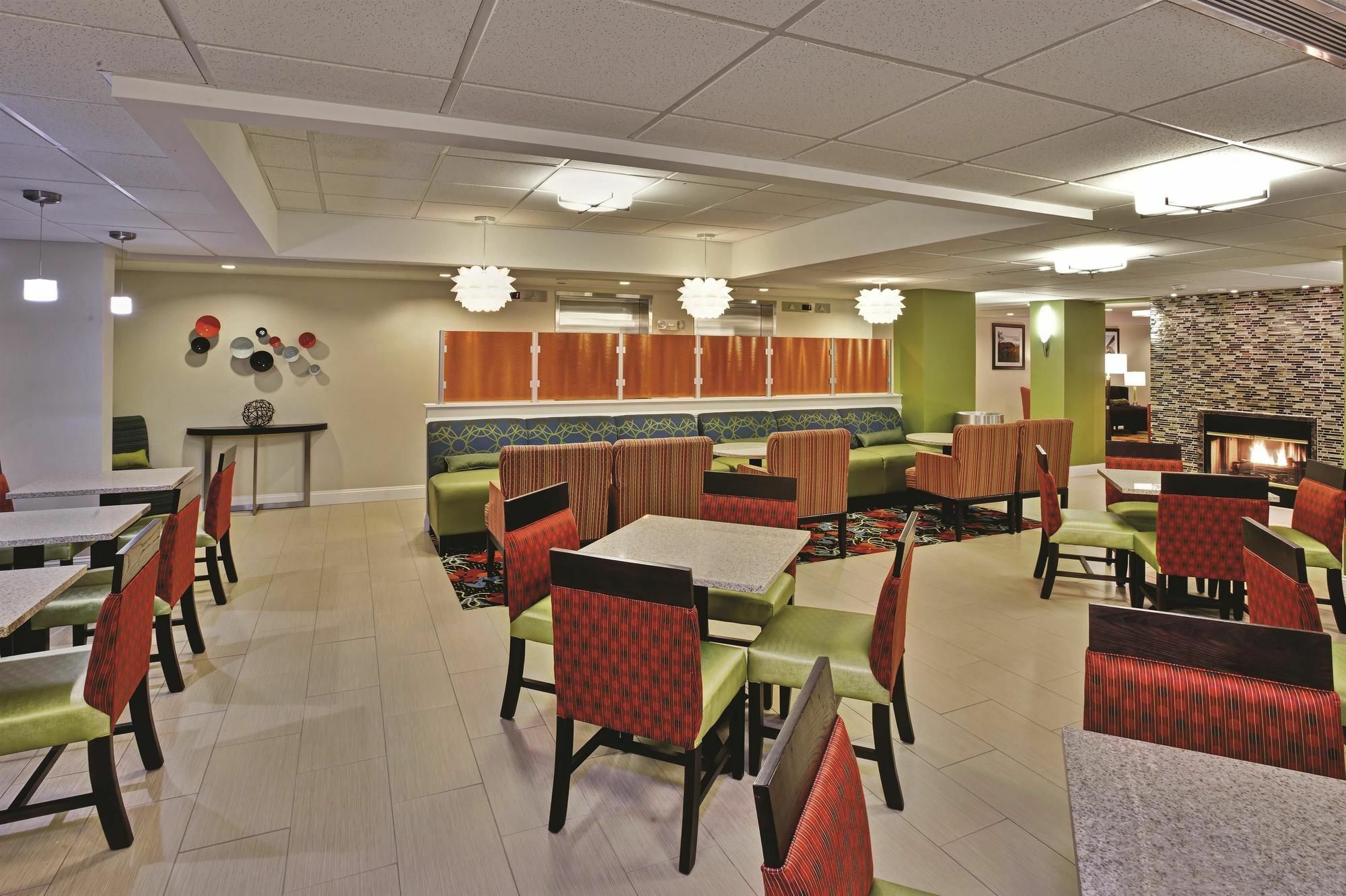 La Quinta Inn & Suites - New River Gorge National Park Summersville Exteriör bild