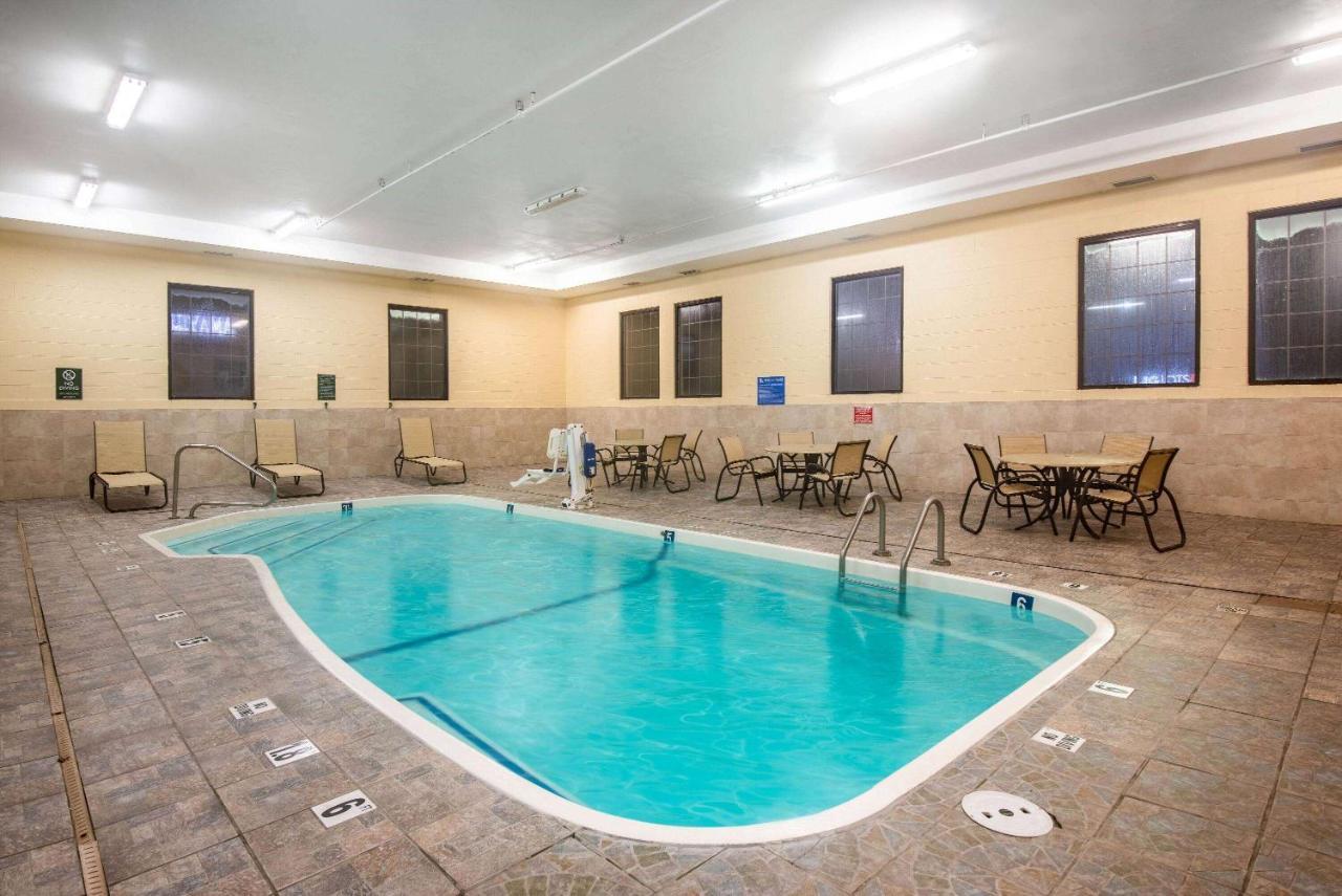 La Quinta Inn & Suites - New River Gorge National Park Summersville Exteriör bild
